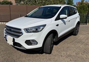 Ford Kuga 143.000 km 9.250 &euro; Bielefeld 33649