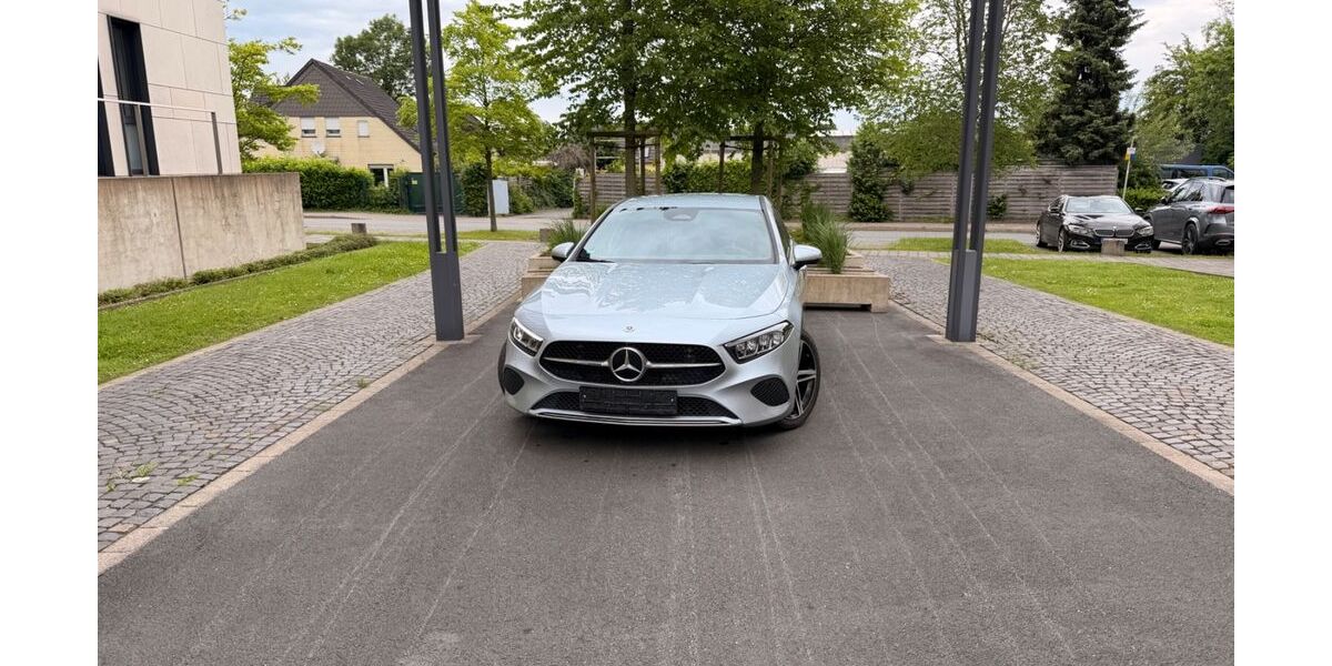 Mercedes-Benz A 180 7.300 km 24.999 &euro; Bielefeld 33605