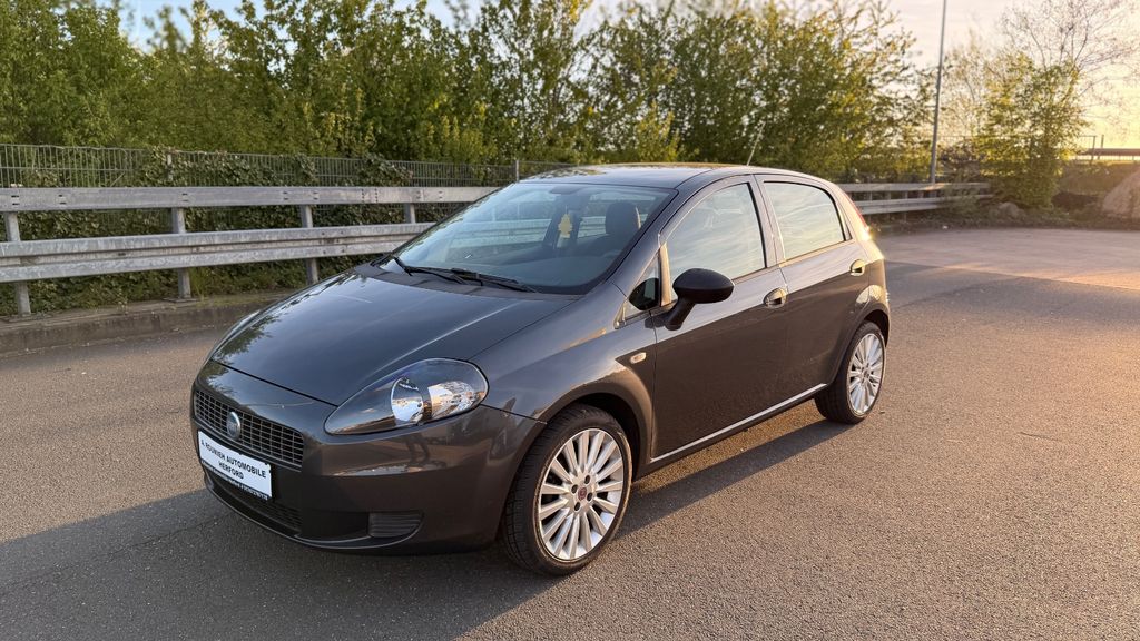 Fiat Grande Punto 122.000 km 2.590 &euro; Herford 32052