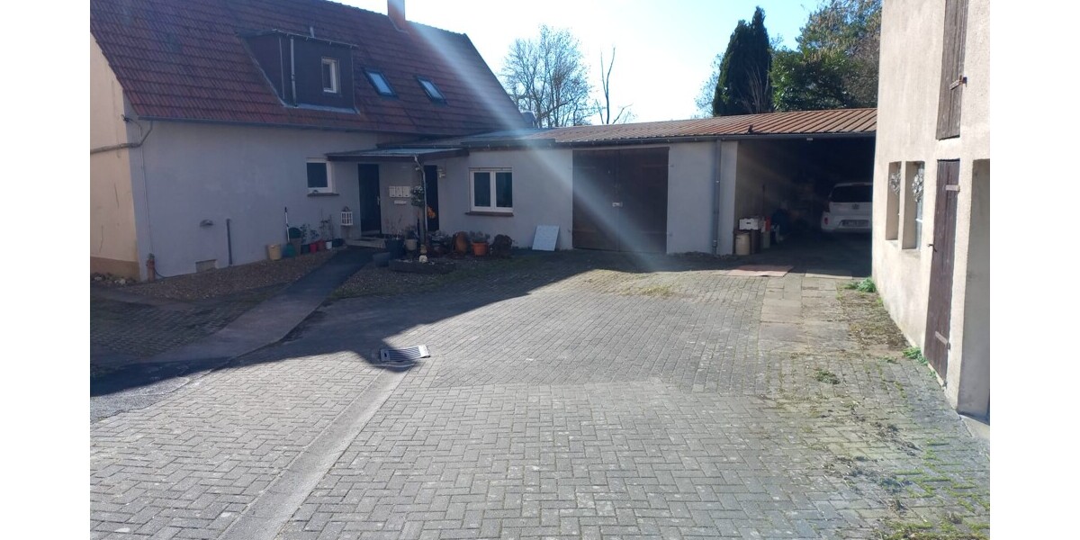 Hofeinfahrt 