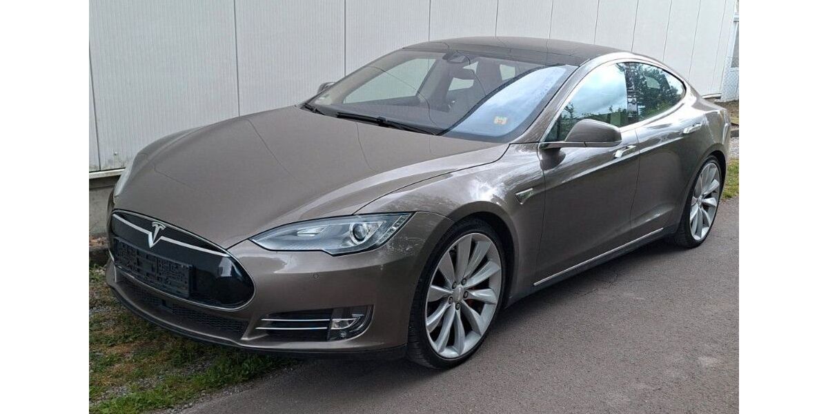 Tesla Model S 179.911 km 29.999 &euro; Detmold 32758