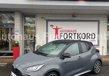 Toyota Yaris 2.980 km 28.490 &euro; Bielefeld 33689