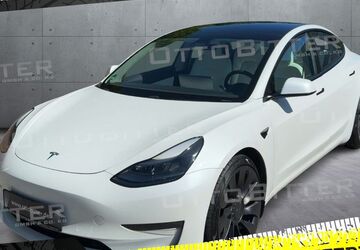 Tesla Model 3 62.000 km 31.445 &euro; Bielefeld 33647