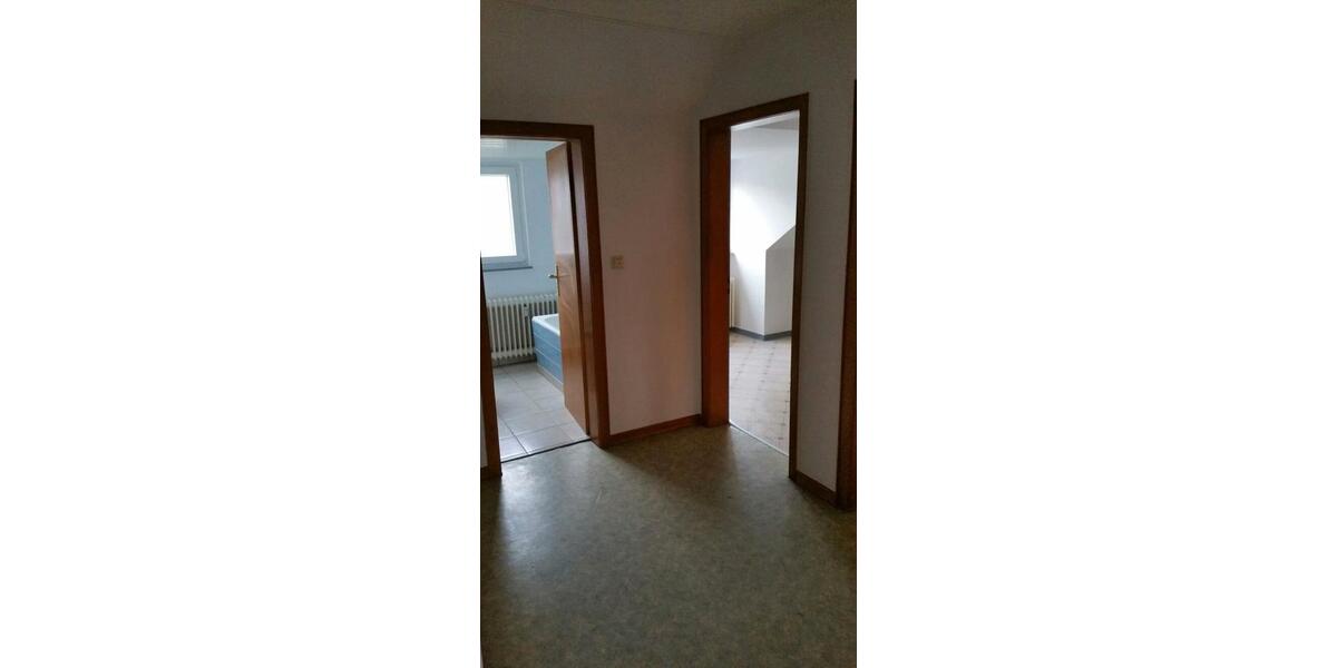 Dachgeschoßwohnung Detmold Hiddesen - 2 Zimmer, 60 m&sup2;, 470&euro; | Angebot:26536534