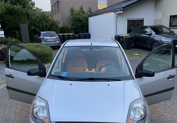 Ford Fiesta 211.798 km 2.000 &euro; lage 32791