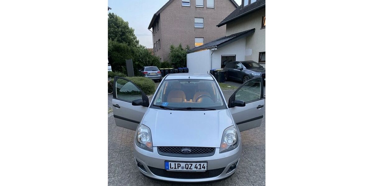 Ford Fiesta 211.798 km 2.000 &euro; lage 32791